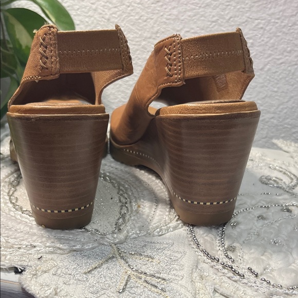 EUC Sorel After Hours Slingback Wedges - Picture 3 of 15